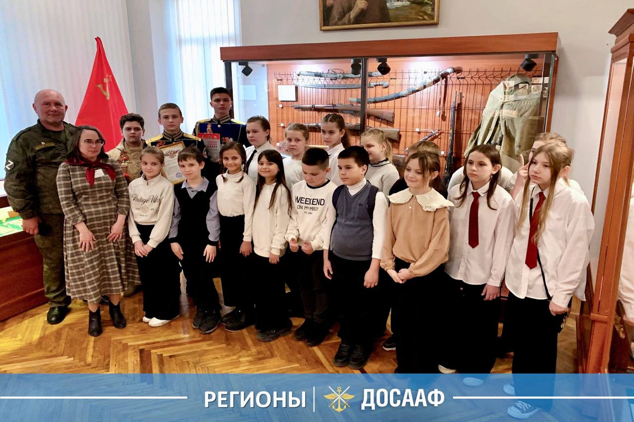 Юные патриоты Ялты приняли участие во Всероссийской акции «Дети — детям»